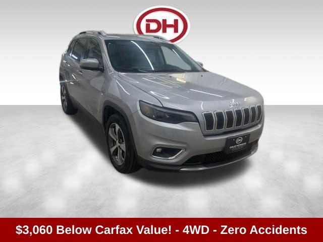 2019 Jeep Cherokee Limited in Billet Silver Metallic Clearcoat — front three-quarter view