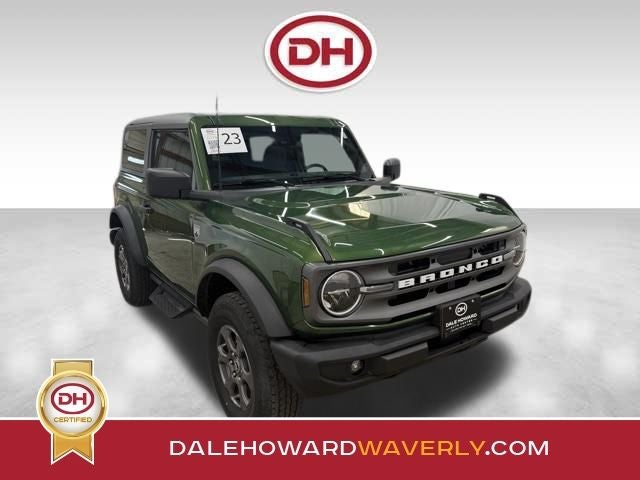 2023 Ford Bronco Big Bend in Eruption Green Metallic — front three-quarter view